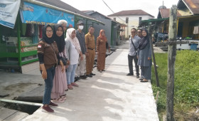 Giat hari ini ...Plt.Lurah Baqa.Kasi Ekobang .Kel.Baqa dan Pokmas Gerbang Borneo.Kel.Baqa  Progres 100% Probebaya Bidang Sapras pengerjaan Semenisasi .Jl.Daeng Mangkona.Gg.Citra. RT.18.Kel.Baqa.Kec.Samarinda Seberang